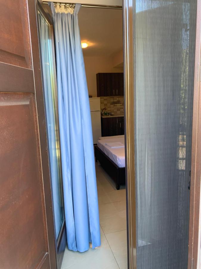 Serenity Studios 卡拉内拉 外观 照片