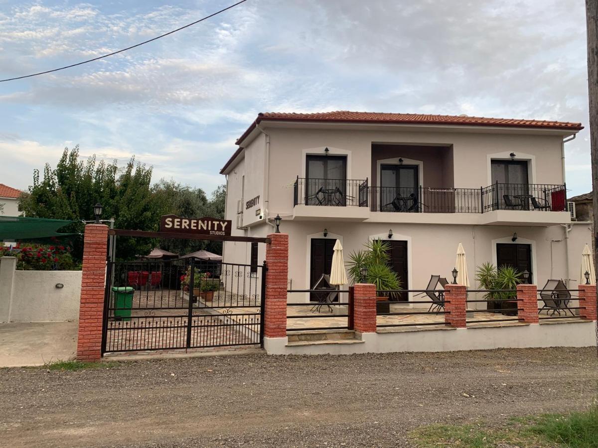 Serenity Studios 卡拉内拉 外观 照片